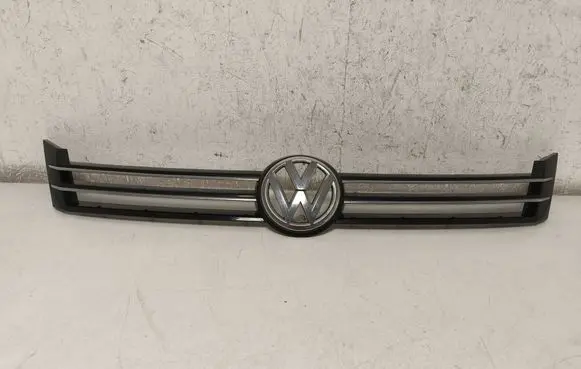 Volkswagen Touran II Front grill 1T0853655C