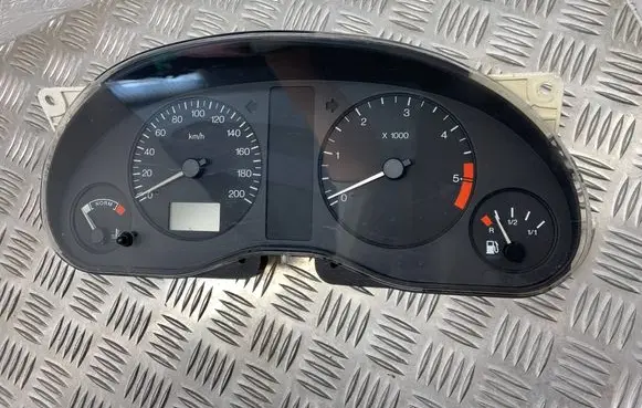 Speedometer (instrument cluster)