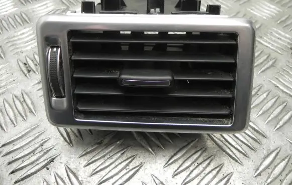 Land Rover Discovery Sport Rear air vent grill FK72018B08AC
