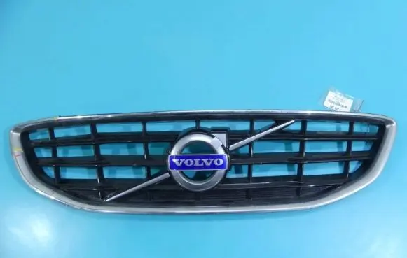 Volvo V40 Front bumper upper radiator grill 31353120 IMPRK1306365