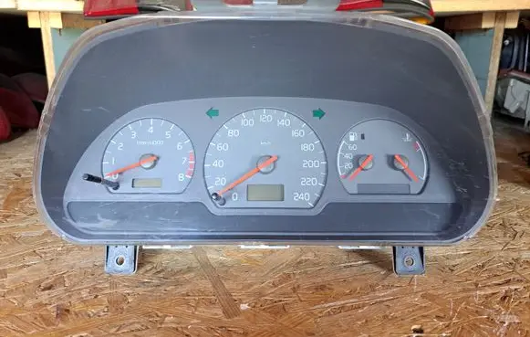 Volvo S40, V40 Speedometer (instrument cluster) 30862230 30862230C 30858334