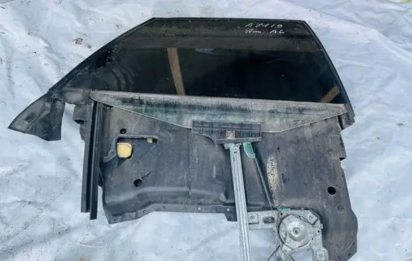 Audi A6 S6 C4 4A Rear door window/glass frame 