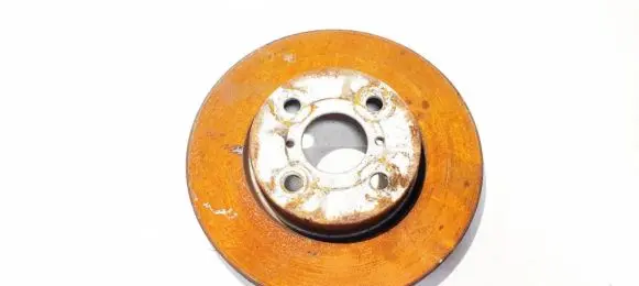 Toyota Yaris Front brake disc ventiliuojamas