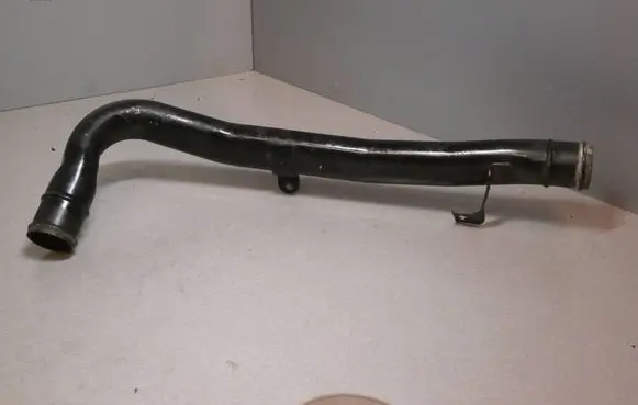 Volkswagen PASSAT B5.5 Engine coolant pipe/hose 07D121070F