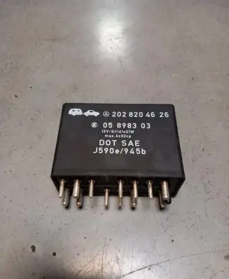 Mercedes-Benz C W202 Other relay 2028204626 05898303