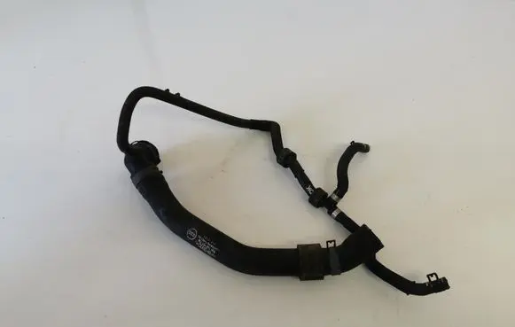 Volkswagen PASSAT B8 Engine coolant pipe/hose 8Q0122101