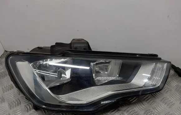 Audi A3 S3 8V Headlight/headlamp 8V0941004A