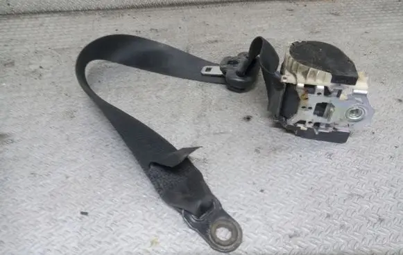 Ford Focus Front seatbelt 34017854D