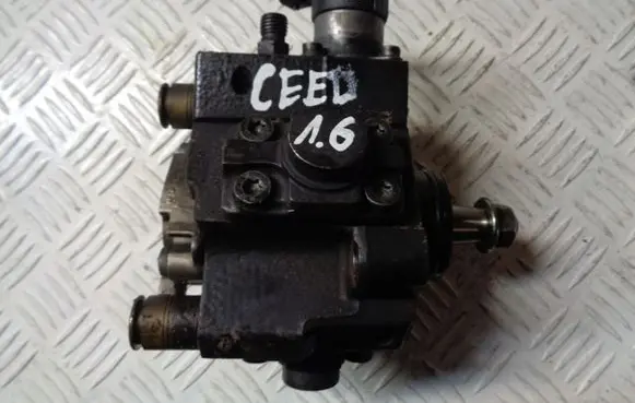 KIA Ceed Fuel injection high pressure pump 331002A420 0445010206