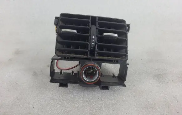 Audi A6 S6 C5 4B Rear air vent grill 4B0819203