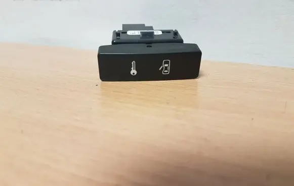 Volkswagen Touareg I Central locking switch button 7L69621253X1 7L6962125