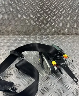 Audi Q7 4M Front seatbelt 4M0857706D