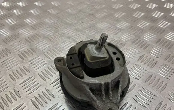 BMW 2 F22 F23 Engine mount bracket 6855460