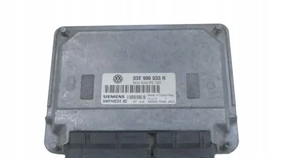 Volkswagen Polo V 6R Engine control unit/module 03E906033R 5WP4422403
