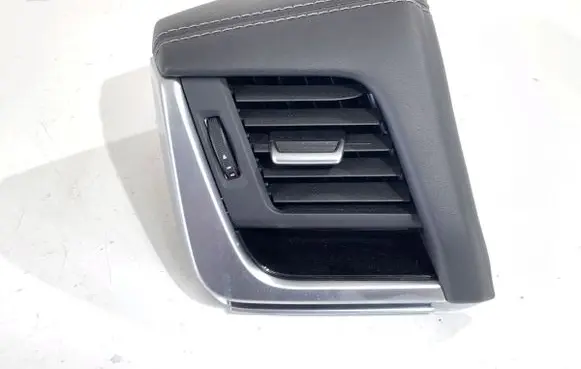 Nissan Qashqai J12 Rear air vent grill 687616RR1A