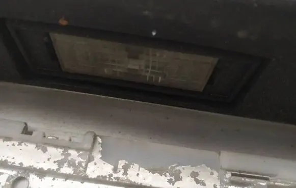 Peugeot 406 Number plate light