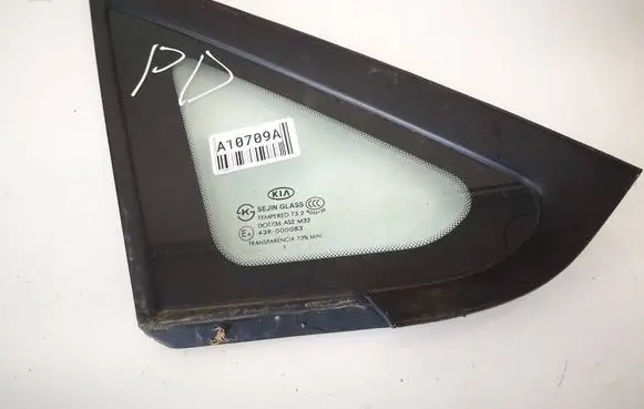 KIA Carens II Front triangle window/glass as2