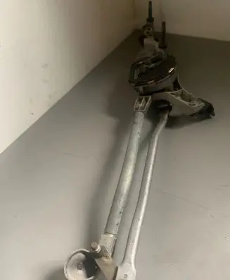 Mercedes-Benz E W212 Front wiper linkage and motor 3397021441 SW1031013 HW1025