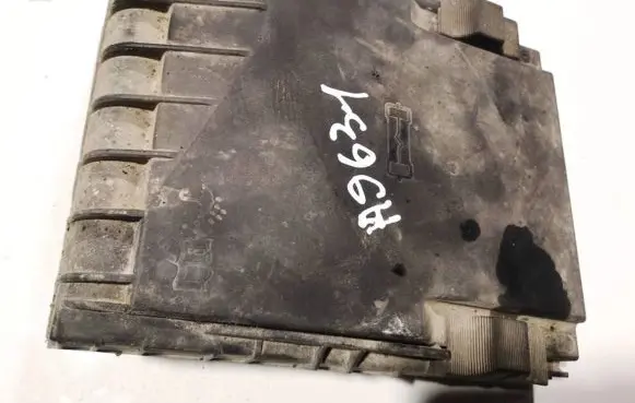 Volkswagen PASSAT B6 Fuse box cover 1k0937132f 0-1718006-1