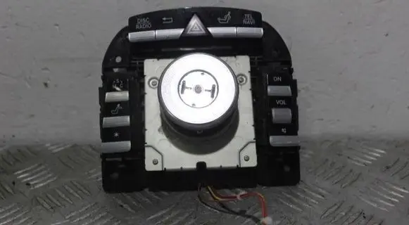 Mercedes-Benz S W221 Central console control unit 2218704310