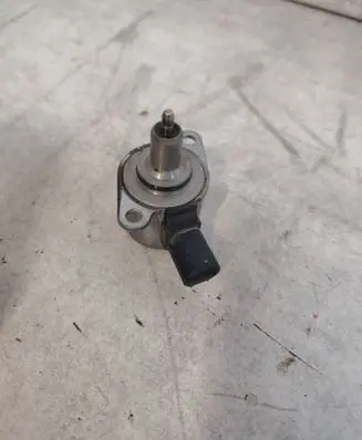 BMW 5 F10 F11 Hydraulic servotronic pressure valve 7882340