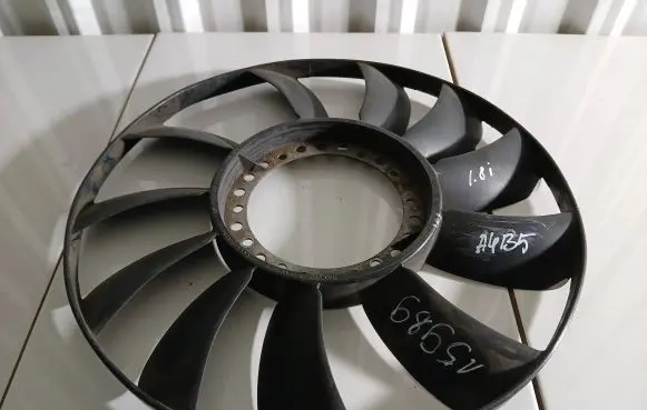 Audi A4 S4 B5 8D Fan impeller 058121301b