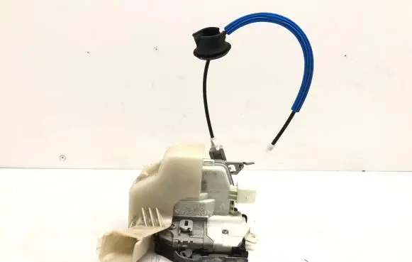 Audi A4 S4 B8 8K Front door lock 8J2837016E