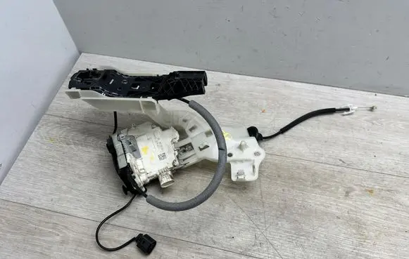 Porsche Cayenne (92A) Rear door lock 8K0839016A