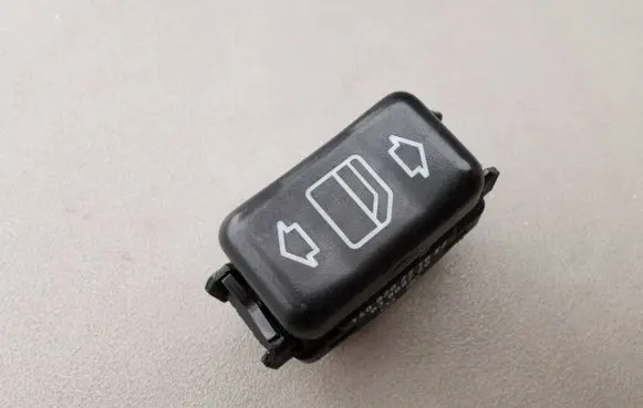 Mercedes-Benz S W140 Electric window control switch 1408202210 03809720