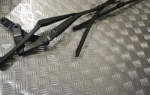 Mercedes-Benz CLS C218 X218 Front wiper blade arm RAMIONA7