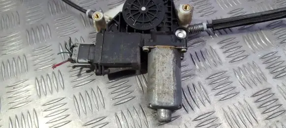 Mitsubishi Carisma Front door window regulator motor 0130821652