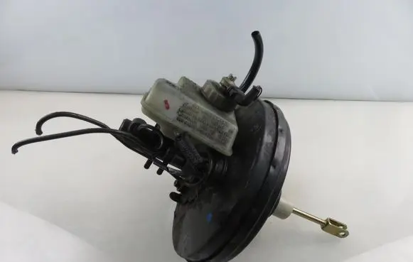 Volkswagen PASSAT B4 Brake booster