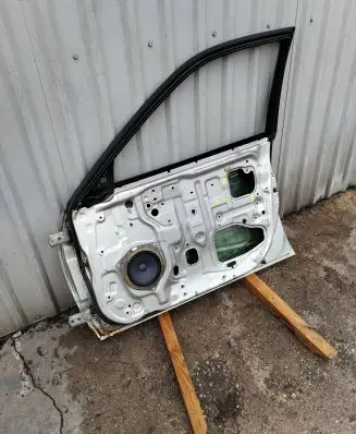 Lexus IS 200-300 Front door