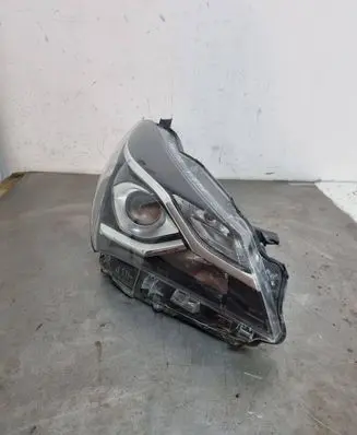 Toyota Yaris Headlight/headlamp