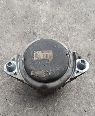 Mercedes-Benz C W204 Engine mount bracket A2122404217