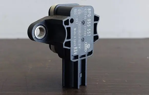 Audi A3 S3 A3 Sportback 8P Airbag deployment crash/impact sensor 8P0955557 271009 022245