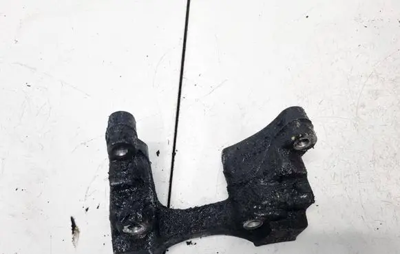 Ford Focus Engine mounting bracket