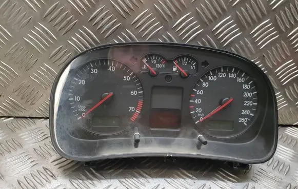 Volkswagen Golf IV Speedometer (instrument cluster) 1J0920826A
