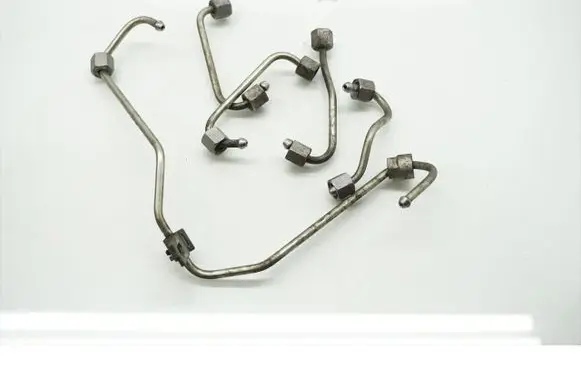 Fuel injector supply line/pipe