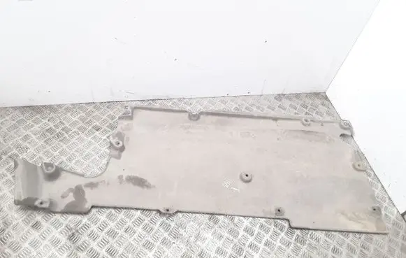Center/middle under tray cover