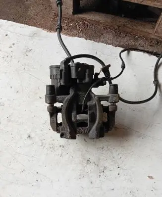 Mini Cooper Countryman F60 Rear brake caliper 6883032
