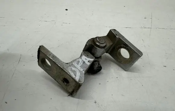Skoda Octavia Mk3 (5E) Front door lower hinge 7N0831402