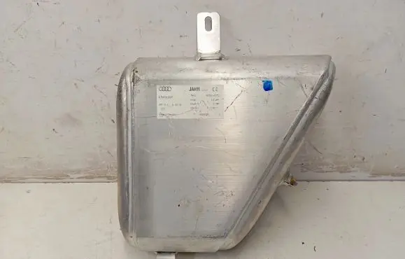 Audi Q7 4M Air suspension tank/reservoir 4M0616203F