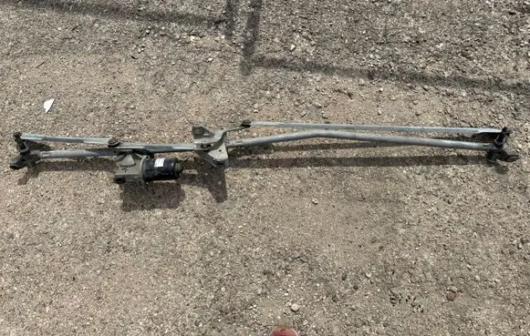 Citroen DS4 Front wiper linkage and motor W19436