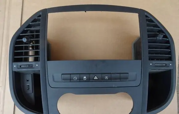 Mercedes-Benz Vito Viano W447 Radio/GPS head unit trim A4476890011