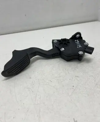 Toyota Verso-S Accelerator throttle pedal 7811052053 1988008403
