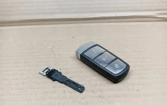 Volkswagen PASSAT B7 Ignition key/card 