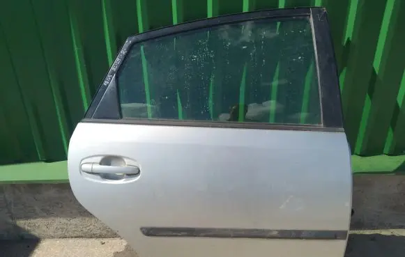 Toyota Prius (NHW20) Rear door
