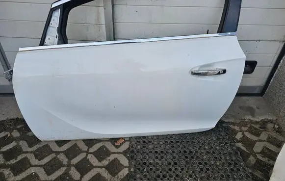 Opel Astra J Front door 