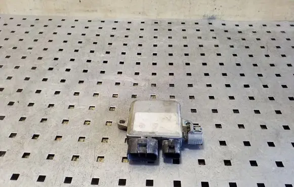 Tesla Model S Fan control module 